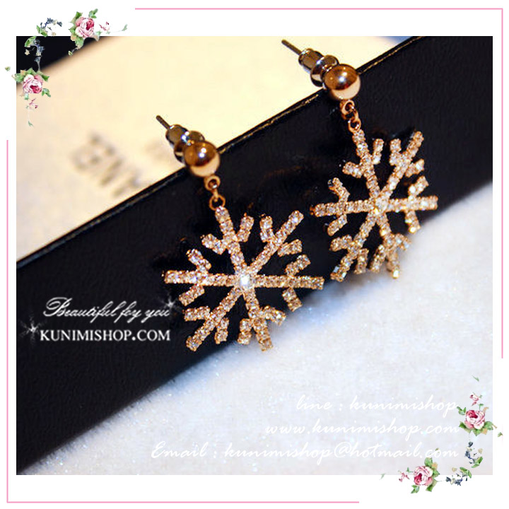 CN002 ตุ้มหู ต่างหูสีทอง ทรงเกล็ดหิมะ ประดับด้วยเพชร เต็มตัวเรือน ตัวเพชสีขาว วาวสวยมากคะ แบบแป้นเสียบ ของจริงสวยมากๆคะ