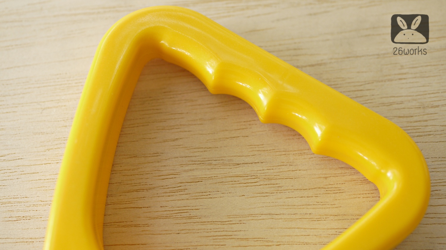 มือโหนรถเมล์ สามเหลี่ยมสีเหลือง ท่อ 30-32 mm