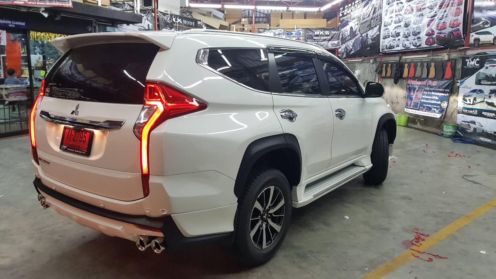 pajero_fjs