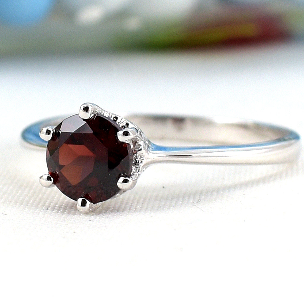 SKJewelryFactory แหวนชู แหวนพลอยโกเมนแท้ กระเปาะชูพลอยเป็นรูปหัวใจน่ารักมาก ER00795-GAN