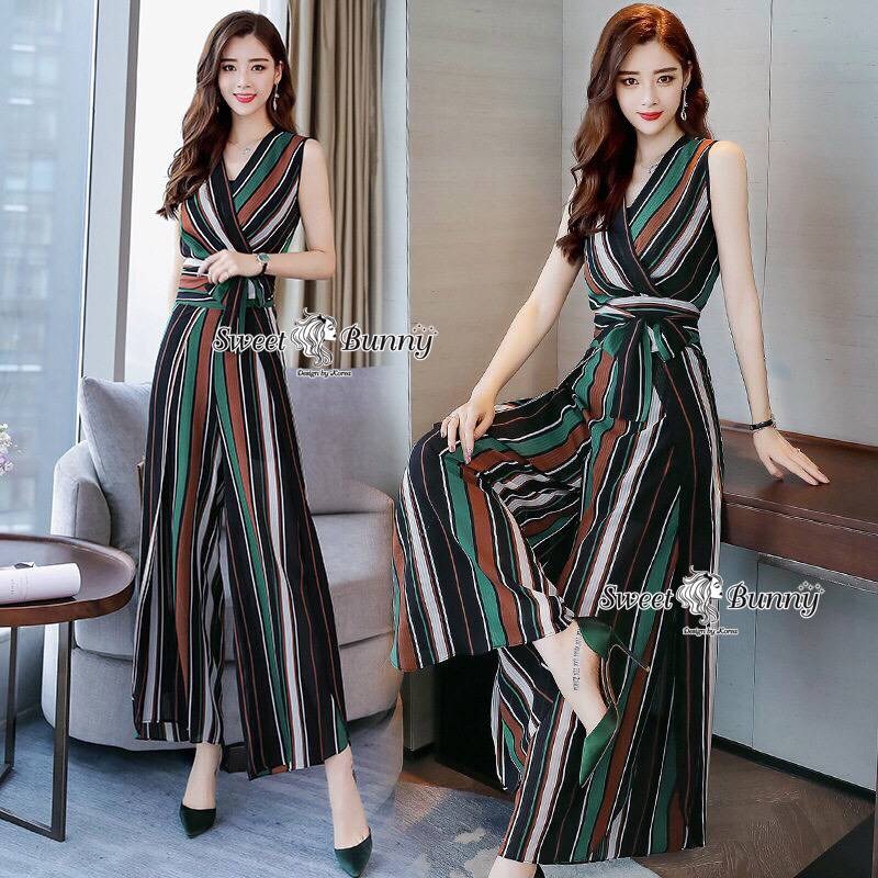 เสื้อผ้าเกาหลี พร้อมส่ง เสื้อ กับ กางเกง ลายริ้วสลับสี