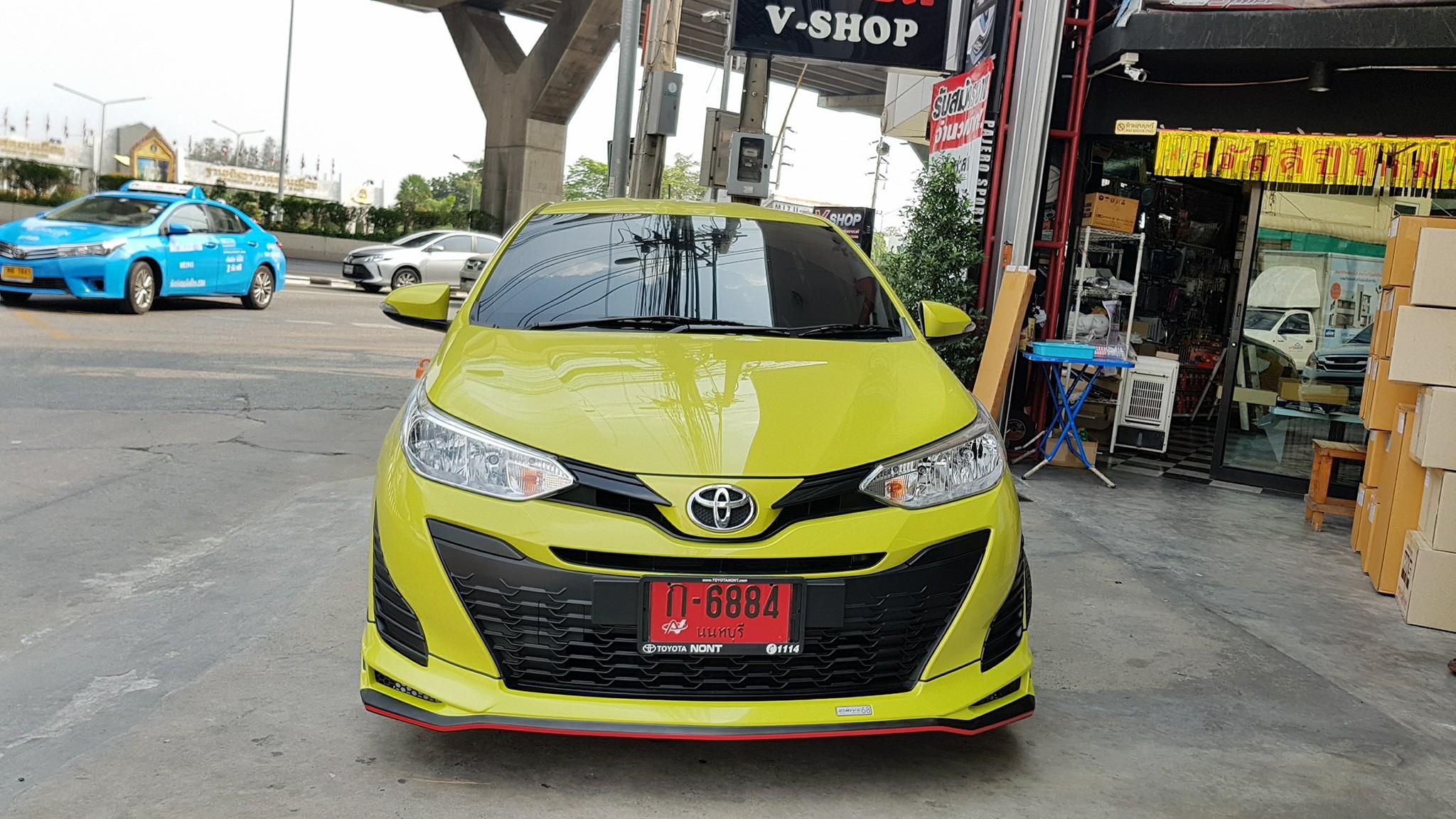 ชุดแต่ง New Yaris HB รุ่นDrive68 ชุด 4ชิ้น