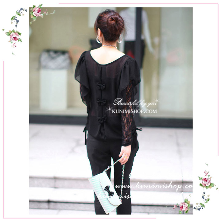  เสื้อซับในผ้าลายลูกไม้แบบมีสายคล้องไหล่ สวยหวาน จะใส่เป็นซับใน หรือ จะใส่แบบเป็นซีทรูก็สวย เพราะมีผ้าลายลูกไม้ประดับ สวยทันสมัยมากคะ รอบอกไม่เกิน 34 นิ้ว มี 3 สี ขาว , ดำ , และ สีเนื้อ