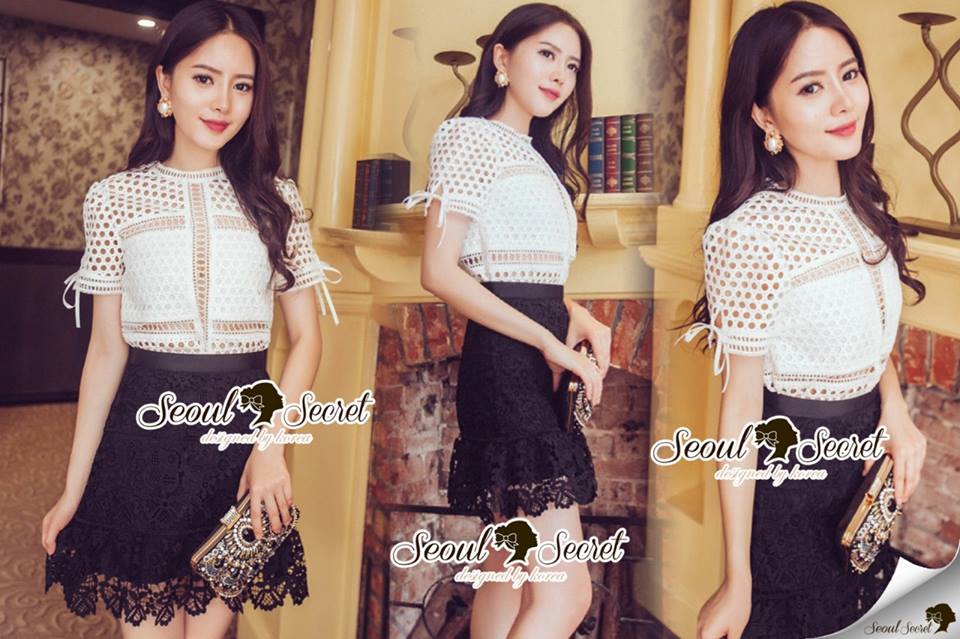 พร้อมส่ง เสื้อเนื้อผ้าลูกไม้ฉลุเป็นรังผึ้ง