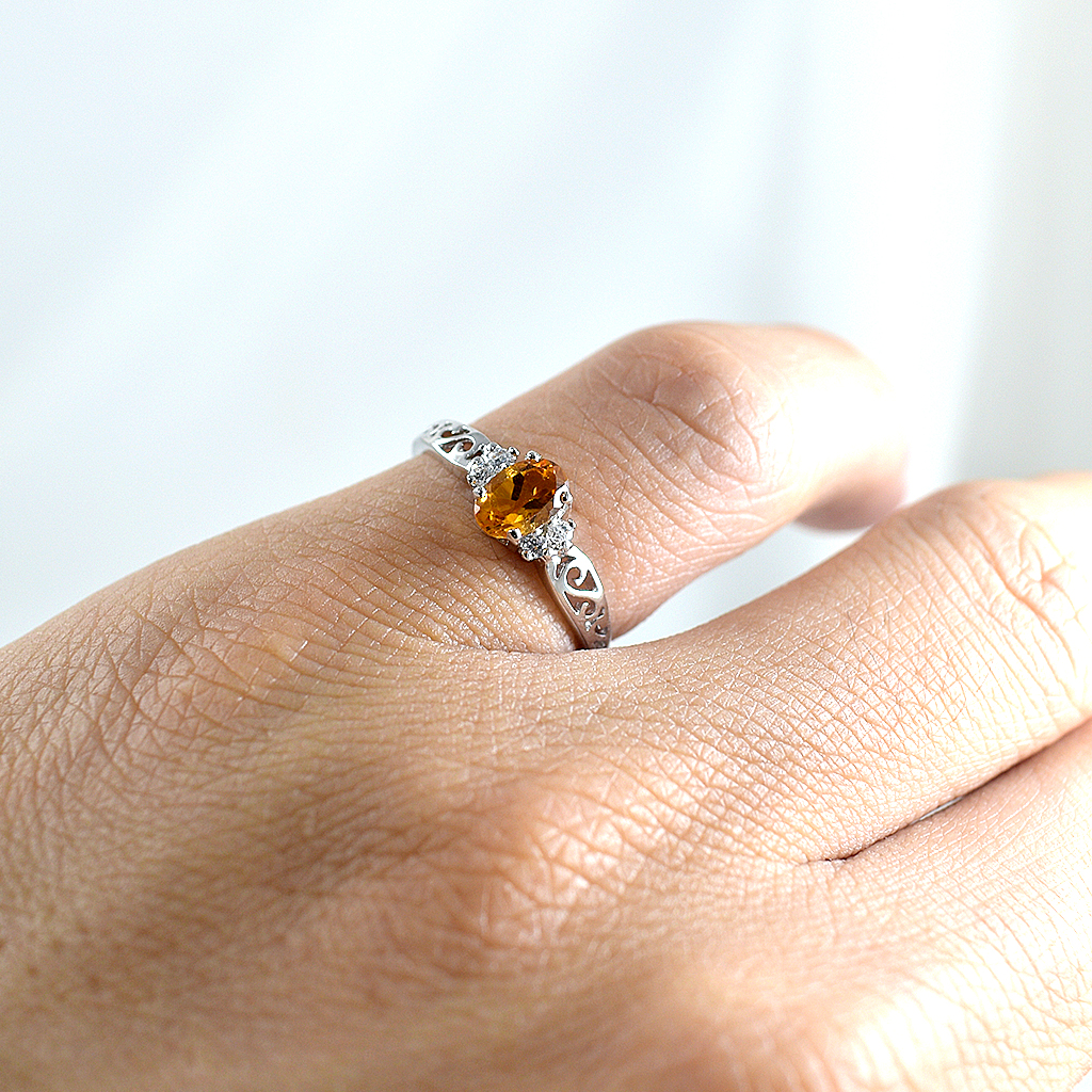 SKJewelryfactory แหวนเงินแท้ 92.5% ฝังพลอยซิทรินแท้ ดีไซด์ตัวเรือนย้อนยุค ER02419-CIT