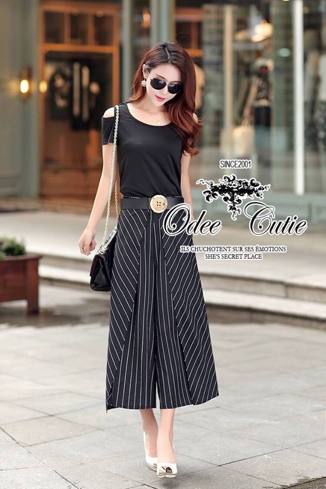 พร้อมส่ง เสื้อลุคสบายๆเว้าไหล่
