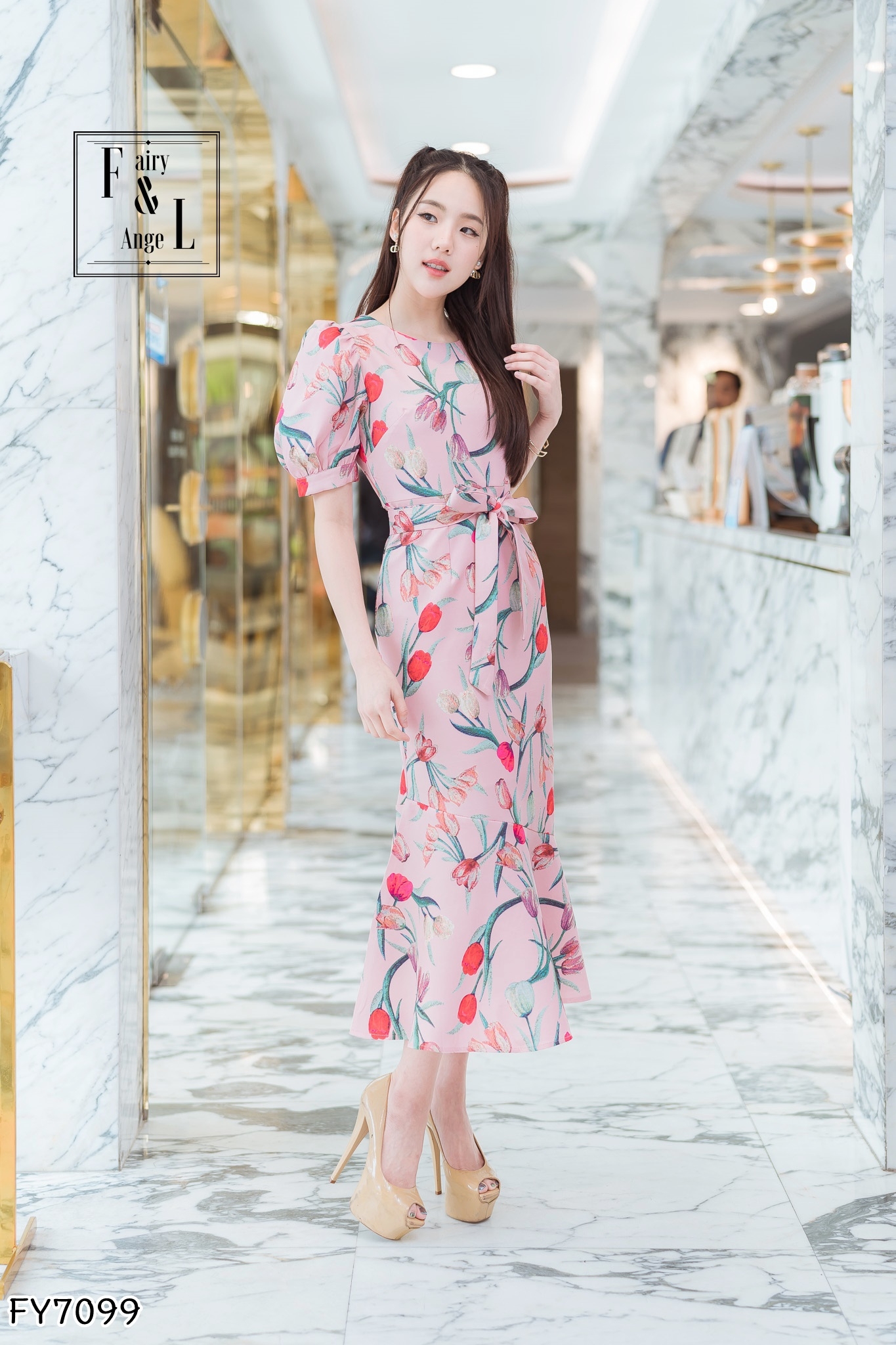 ชุดเดรสเกาหลี พร้อมส่ง เดรสยาว มีสี ครีม ชม