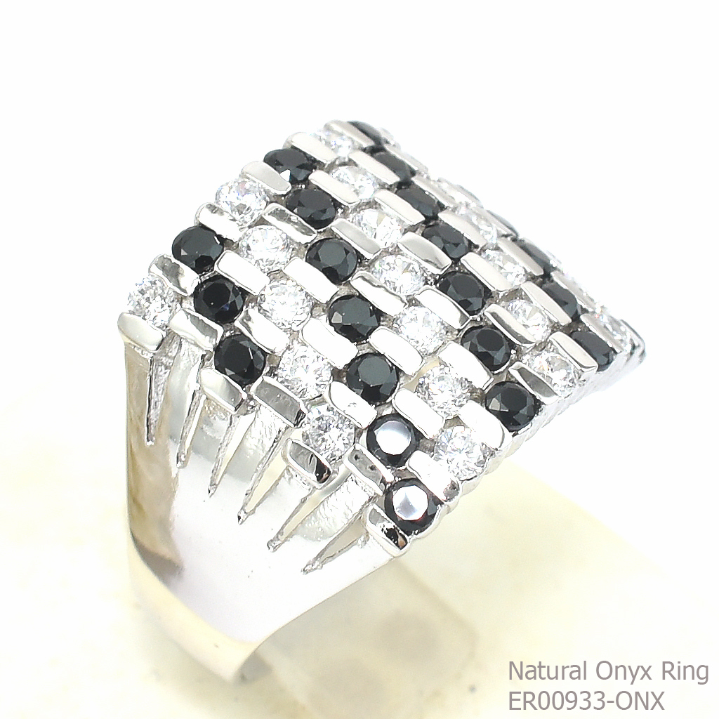 SKJewelryFactory แหวนสี่เหลี่ยม พลอยนิลแท้ ใส่นิ้วนางสวยมาก ER00933-ONX