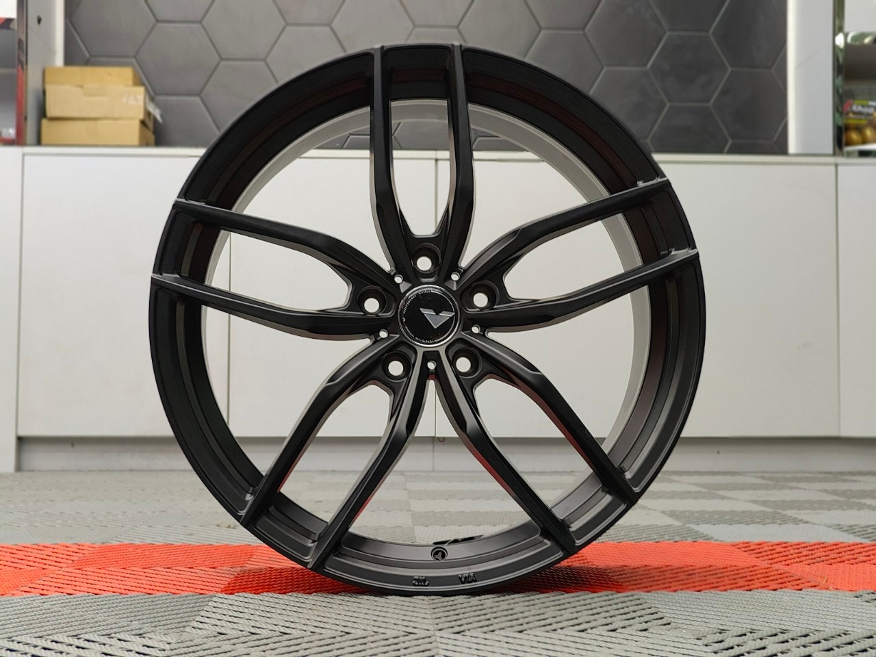 ล้อ AUTO OPTION AOW 009 ขอบ20x8.5 5x112/114.3 ET32 Flowforming ล้อเบา สี ดำด้าน *ราคาต่อวง
