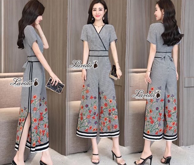 เสื้อผ้าเกาหลี พร้อมส่ง จั้มสูท ทรงคอvป้าย พิมพ์ลายชิโนริ
