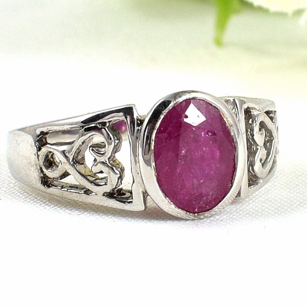 SKJewelryfactory แหวนเงินแท้ ฝังพลอยทับทิมแท้ ตัวเรือนฉลุลายสวยงาม ER01746-RBY