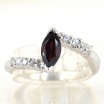 แหวนเงินแท้ 92.5% ฝังพลอยโกเมนแท้