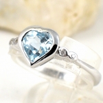 แหวนเงินแท้ 92.5% ฝังพลอยสกายบลูโทปาซแท้