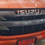 New Dmax2020 กระจังหน้า 2 ชิ้น V-Cross แท้