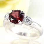 แหวนเงินแท้ 92.5% ฝังพลอยโกเมนแท้