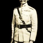 ในสายสร้อยที่ท่านขุนพันธ์ บูชาติดตัว พระที่ท่านบูชาเป็นองค์ประธานคือ . "พระปรุหนัง"