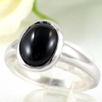 แหวนเงินแท้ 92.5% ฝังพลอยนิลแท้ ER02329-ONC