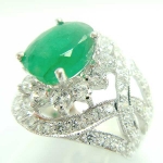 แหวนเงินแท้ 92.5% ฝังพลอยมรกตแท้