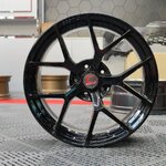 ล้อ COSMIS Axis ขอบ 18x9.0 5x114.3 ET35 สีดำเงา *ราคาต่อวง