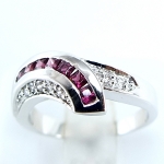 แหวนเงินแท้ 92.5% ฝังพลอยโรโดไลท์การ์เน็ตแท้ ER01779-RGN