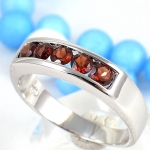 แหวนเงินแท้ 92.5% ฝังพลอยโกเมนแท้ ER00690-GAN