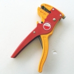 คีมปอกสาย (cable stripper)