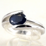 SKJewelryfactory แหวนเงินแท้ ฝังพลอยไพลินแท้ ดีไซด์เรียบๆทันสมัย ER01466-BSA