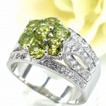 แหวนเงินแท้ 92.5% ฝังพลอยเพอริดอทแท้