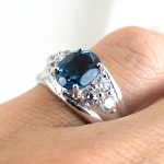 SKJewelryFactory แหวนลอนดอนบลูโทปาซแท้ สีฟ้าเข้ม สวยมากวงนี้ รับรองถูกใจแน่นอน ER00221-LBT