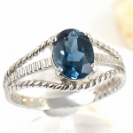 SKJewelryfactory แหวนเงินแท้ ฝังพลอยลอนดอนบลูโทปาซแท้ ตัวเรือนสไตล์บิดเกลียว ER00026-LBT