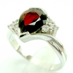 แหวนเงินแท้ 92.5% ฝังพลอยโกเมนแท้