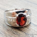 แหวนเงินแท้ 92.5% ฝังพลอยโกเมนแท้ MR00602-GAN