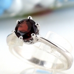 SKJewelryFactory แหวนชู แหวนพลอยโกเมนแท้ กระเปาะชูพลอยเป็นรูปหัวใจน่ารักมาก ER00795-GAN