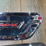 Mu-x 2021 ครอบฝาถังโครเมี่ยม Logo แดง