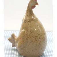 ไก่เซรามิค พุงป่อง คอยาว ลายพ่นทราย ของประดับบ้านสวยๆจ้า - ไก่นั่ง สีน้ำตาล