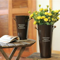 Pre-Order ถังใส่ดอกไม้ เหล็กเคลือบสี ทรงสูง มีหู ลาย Original Sweet Flowers 2 ใบเซต- สีน้ำตาล