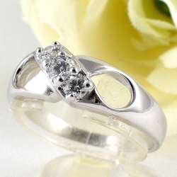 แหวนเงินแท้ 92.5% ฝังเพชร