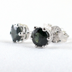 ต่างหูเงินแท้ 92.5% ฝังพลอยเขียวส่องแท้ EER00253-GSA