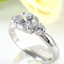 แหวนเงินแท้ฝังเพชร