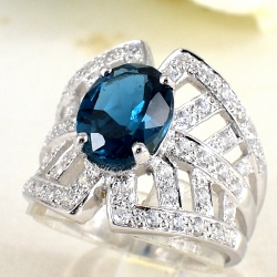 แหวนเงินแท้ 92.5% ฝังพลอยลอนดอนบลูโทปาซแท้