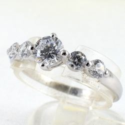 แหวนเงินแท้ 92.5% ฝังเพชร