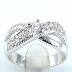 แหวนเงินแท้ 92.5% ฝังเพชร CZ ER00716-WCZ