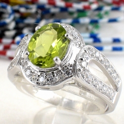 แหวนเงินแท้ 92.5% ฝังพลอยเพอริดอทแท้