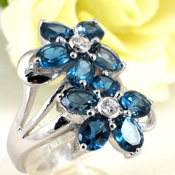 SKJewelryfactory แหวนดอกไม้ พลอยลอนดอนบลูโทปาซแท้ สีฟ้าเข้ม ER00233-LBT