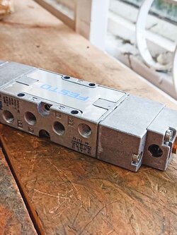 โซลินอยด์วาล์วลม (Air solenoid valve) JMFH-5-1/8-B FESTO