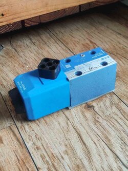 โซลินอยด์วาล์วไฟฟ้า ไฮดรอลิค (Directional Control Valves) EATON Vickers DG4V-3 Series