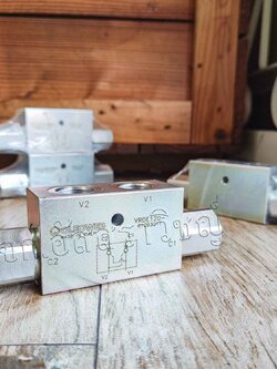 ไพล็อตเช็ควาล์ว (Double pilot operated check valve) Oleoweb VRDE series