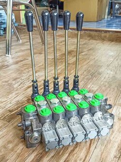 คอนโทรลวาล์วมือโยก6แกน Hydrocontrol HC-D4