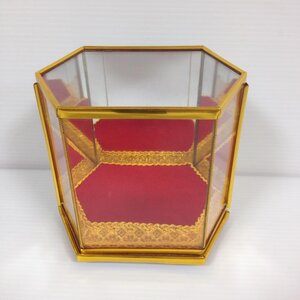 ครอบพระ/ตู้กระจกครอบพระ