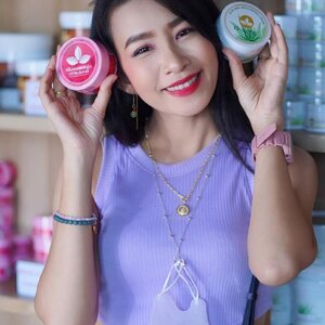 ขอบคุณคนสวยที่มาเยี่ยมร้านและมาอุดหนุนสินค้า ขอให้สวยยิ่งยิ่งขึ้นไปนะคะ
